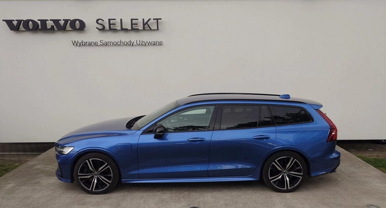 Volvo V60 cena 174900 przebieg: 101968, rok produkcji 2020 z Skoki małe 781